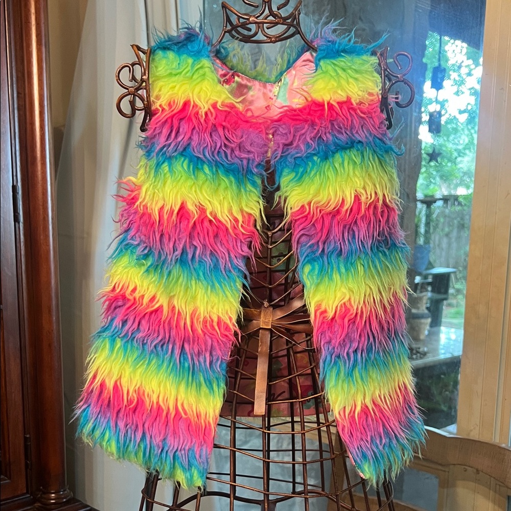 Dreamworks Trolls World Tour Hippie Rainbow Faux Fur Vest Girls Size XS